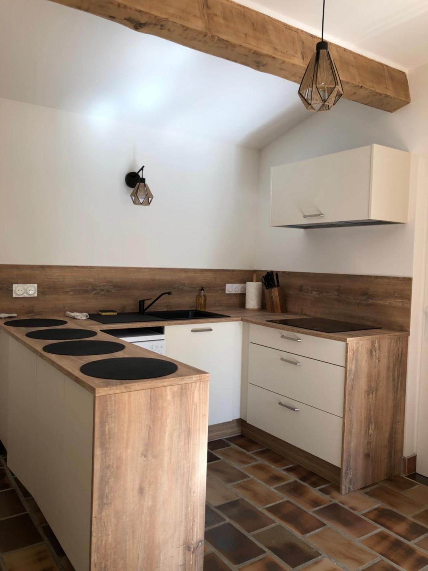 Gite En Provence Dans Grand Jardin Avec Piscine Partagee Cornillon-Confoux Exteriör bild